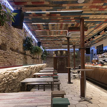 Interior del Bar Mesón de la Tortilla en Pamplona