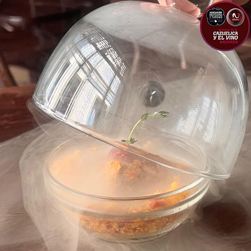 Cazuelica Entre humo y trago de la Antigua Farmacia