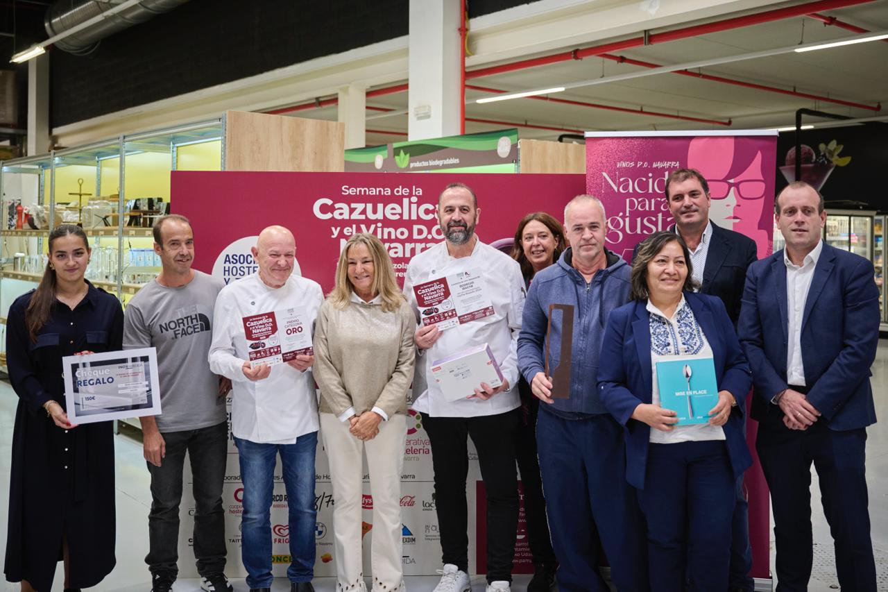 Premio Oro Camping Iratxe con autoridades y empresas