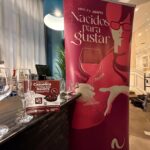 Publicidad de la Musicata con el folleto de la Semana y el roll-up de vinos navarra